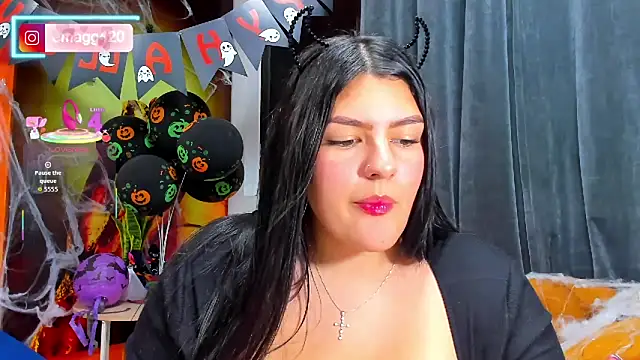 Snapshot of ema_grey chatting on October 30, 7:03 pm ema grey online show from October 30, 7:03 pm