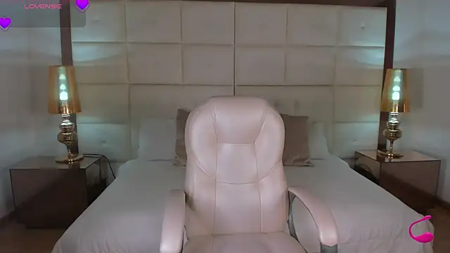 Emmy jacksson online show from November 30, 4:11 pm