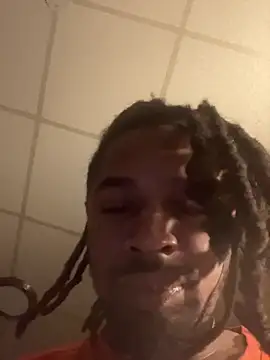 Snapshot of PittsburghKing chatting on December 19, 12:23 pm PittsburghKing online show from December 19, 12:23 pm