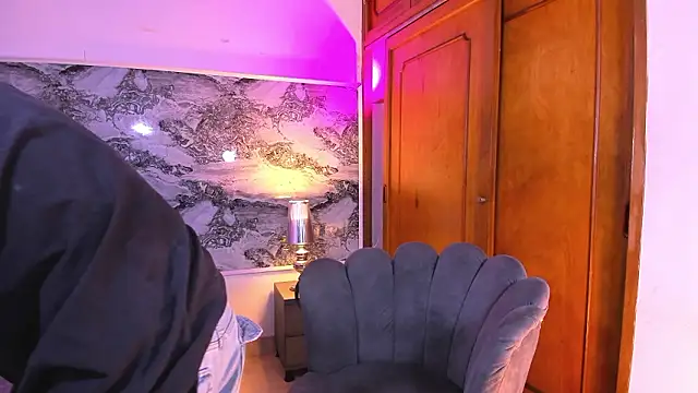 Snapshot of BILLY_JAMEES chatting on February 1, 12:48 pm BILLY JAMEES online show from February 1, 12:48 pm