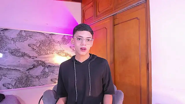 Snapshot of BILLY_JAMEES chatting on February 6, 11:35 am BILLY JAMEES online show from February 6, 11:35 am