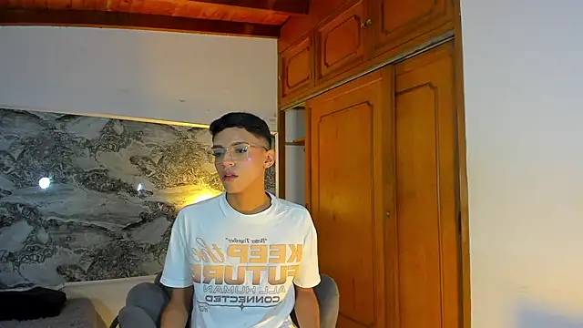 Snapshot of BILLY_JAMEES chatting on February 13, 12:23 pm BILLY JAMEES online show from February 13, 12:23 pm