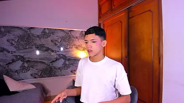 Snapshot of BILLY_JAMEES chatting on February 23, 2:03 pm BILLY JAMEES online show from February 23, 2:03 pm