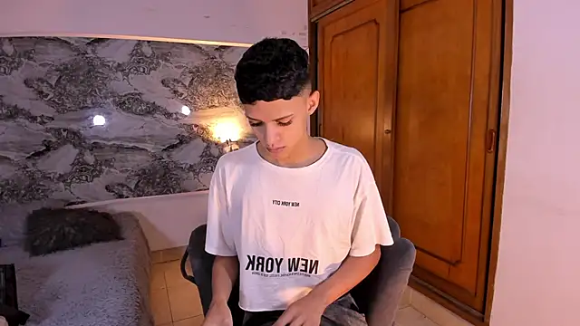 Snapshot of BILLY_JAMEES chatting on March 4, 12:11 pm BILLY JAMEES online show from March 4, 12:11 pm