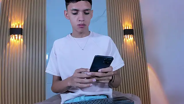 Snapshot of BILLY_JAMEES chatting on May 28, 12:35 pm BILLY JAMEES online show from May 28, 12:35 pm