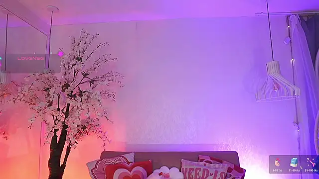 Snapshot of JadeSummerr chatting on March 10, 11:37 am JadeSummerr online show from March 10, 11:37 am