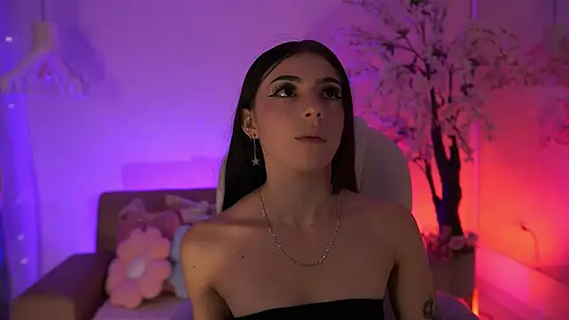 Snapshot of JadeSummerr chatting on March 28, 11:43 am JadeSummerr online show from March 28, 11:43 am