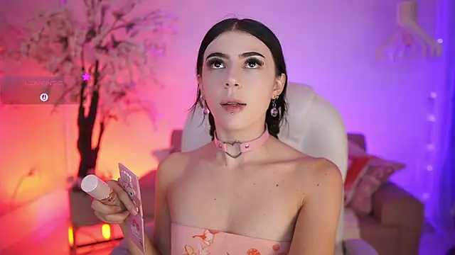 Snapshot of JadeSummerr chatting on April 15, 11:39 am JadeSummerr online show from April 15, 11:39 am