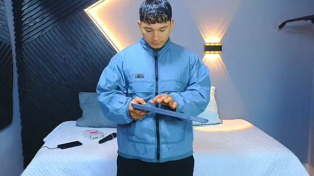 Horny nick18 online show from February 14, 12:02 pm