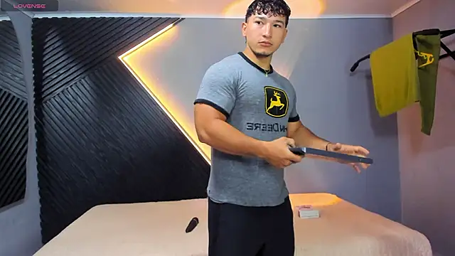 Horny nick18 online show from March 18, 1:25 pm