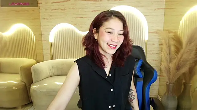 Snapshot of valentina_r_ chatting on September 12, 3:06 am valentina r online show from September 12, 3:06 am
