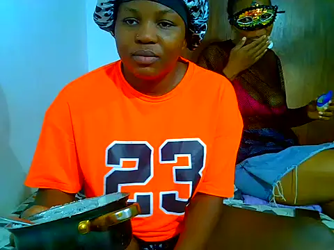 SweetHoney21  online show from June 13, 6:44 am