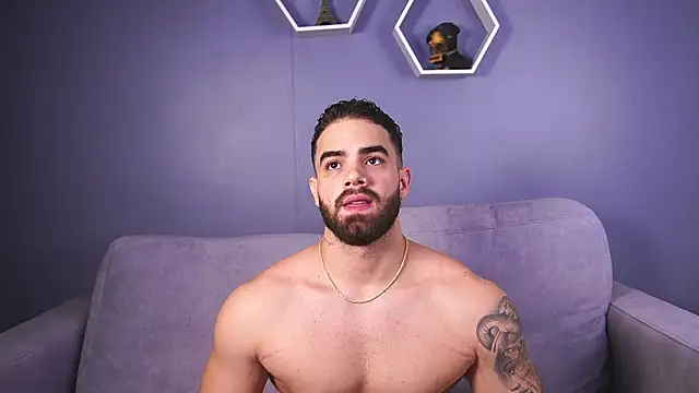 Snapshot of Paul_Phoenix chatting on November 3, 8:43 pm Paul Phoenix online show from November 3, 8:43 pm