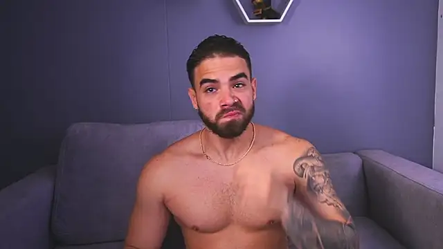 Snapshot of Paul_Phoenix chatting on November 20, 7:35 pm Paul Phoenix online show from November 20, 7:35 pm