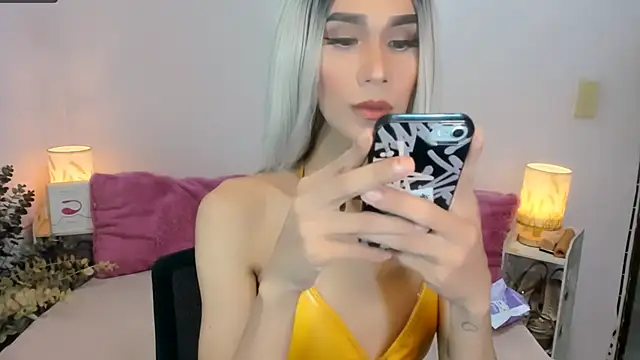 Snapshot of tsmokemachine chatting on November 8, 4:23 am tsmokemachine online show from November 8, 4:23 am