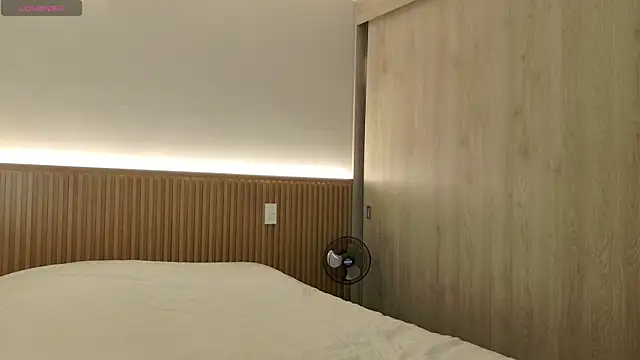 karinasantos  online show from September 11, 1:00 pm