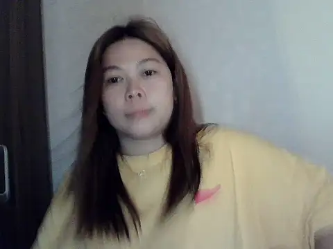 Snapshot of mimi15 chatting on July 18, 11:52 pm mimi15 online show from July 18, 11:52 pm