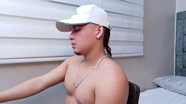 Riky Strong online show from November 18, 3:23 am