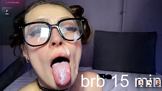 cutemilana sexwife online show from February 1, 2:26 pm