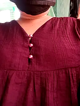 babyjunee12 online show from May 11, 8:42 am