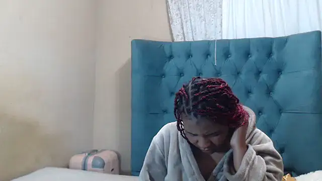 Snapshot of EbonyEssence chatting on May 10, 8:25 pm EbonyEssence online show from May 10, 8:25 pm