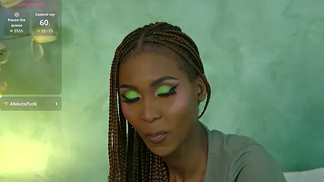 Snapshot of Izzie_Sugar chatting on October 30, 8:42 pm Izzie Sugar online show from October 30, 8:42 pm