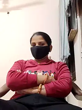 poojam93 online show from December 15, 3:27 pm