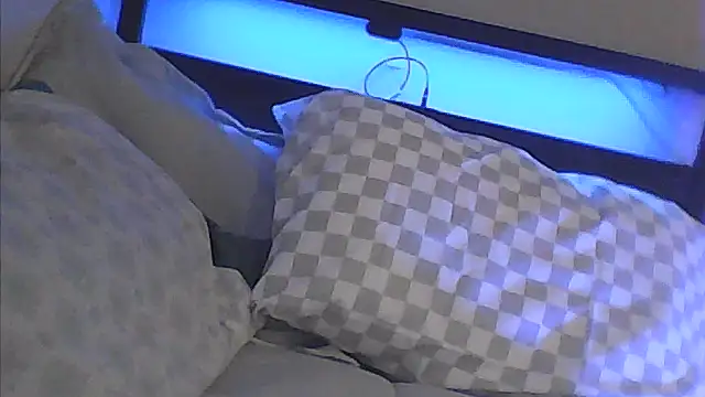 sarahkat86 online show from March 3, 12:28 am