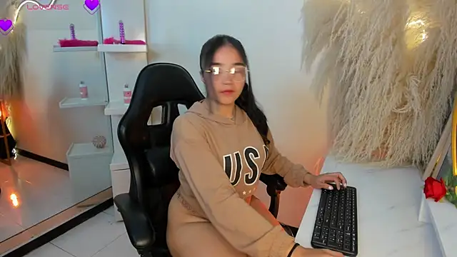 Snapshot of CamiJones chatting on September 22, 12:40 pm CamiJones online show from September 22, 12:40 pm