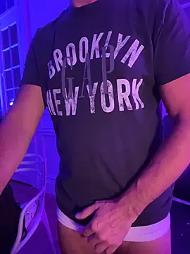 friendswithben33 online show from February 25, 12:42 am