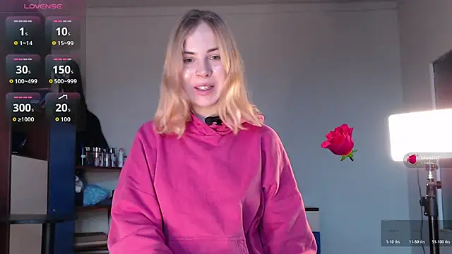 Snapshot of Alismoona chatting on November 26, 8:15 am Alismoona online show from November 26, 8:15 am