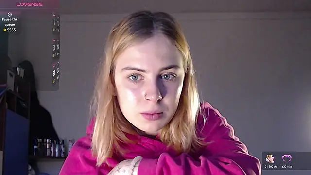 Snapshot of Alismoona chatting on November 27, 8:27 am Alismoona online show from November 27, 8:27 am