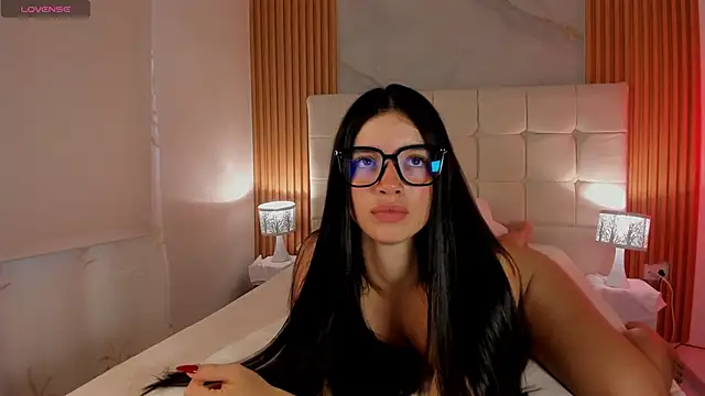 mia 2406  online show from April 17, 9:07 pm