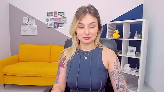 LilFleurish online show from March 10, 5:34 am