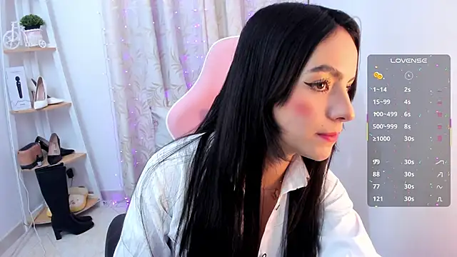 Snapshot of sarah_saenz_ chatting on October 16, 4:02 am sarah saenz  online show from October 16, 4:02 am
