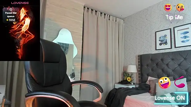 Snapshot of sweet__vanessa1 chatting on October 10, 4:11 am sweet vanessa1 online show from October 10, 4:11 am