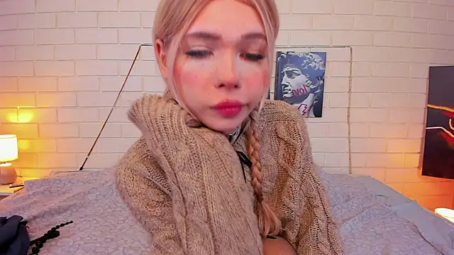 Snapshot of Blondy_Fina chatting on September 29, 4:39 am Blondy Fina online show from September 29, 4:39 am