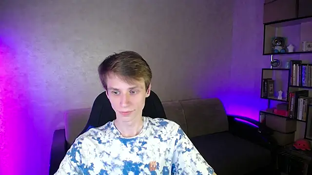 Snapshot of yes_cute_boy_ chatting on October 17, 8:33 pm yes cute boy online show from October 17, 8:33 pm