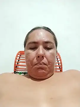 yyuly online show from October 8, 2:14 pm