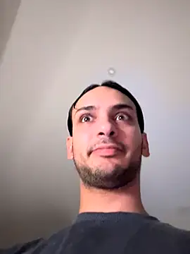 Snapshot of Gipsyboysteve chatting on October 18, 5:10 am Gipsyboysteve online show from October 18, 5:10 am