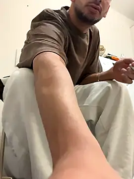 Snapshot of Gipsyboysteve chatting on November 9, 4:05 pm Gipsyboysteve online show from November 9, 4:05 pm