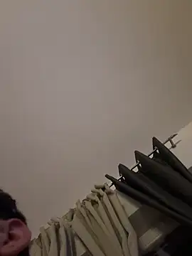 Snapshot of Gipsyboysteve chatting on November 18, 1:11 am Gipsyboysteve online show from November 18, 1:11 am