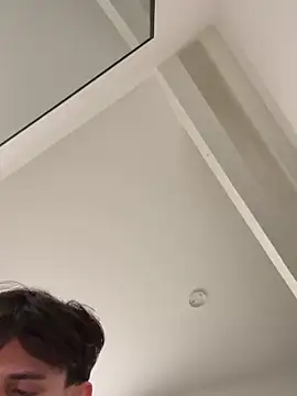 Snapshot of Gipsyboysteve chatting on December 3, 8:07 pm Gipsyboysteve online show from December 3, 8:07 pm