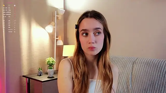 Snapshot of EarleneBrayton chatting on November 6, 1:06 am EarleneBrayton online show from November 6, 1:06 am