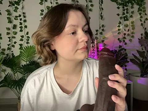 MoonIvy  online show from January 16, 7:18 pm