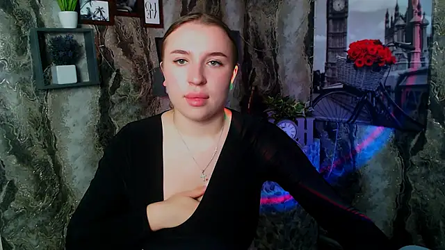 JuliaTopp  online show from October 4, 4:16 pm