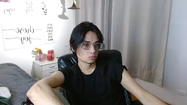 Snapshot of davoxer chatting on September 25, 3:21 am davoxer online show from September 25, 3:21 am