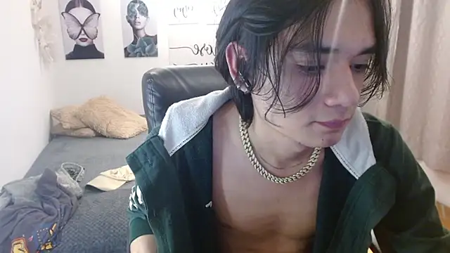 Snapshot of davoxer chatting on October 19, 4:02 am davoxer online show from October 19, 4:02 am