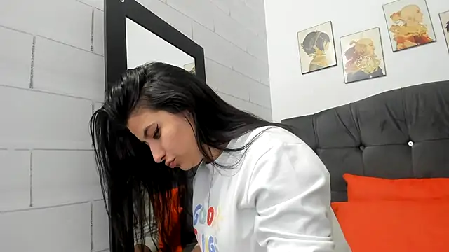 Snapshot of _Roxxxane_09 chatting on September 16, 8:21 pm Roxxxane 09 online show from September 16, 8:21 pm