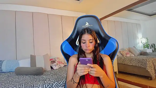 Snapshot of mia_rousse25 chatting on December 19, 3:41 pm mia rousse25 online show from December 19, 3:41 pm